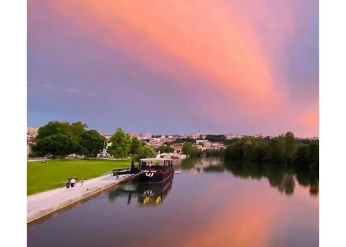 Petit En Braconne * La Rochette (Charente)