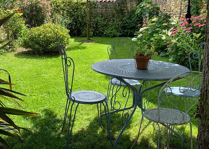 Holiday home Petit En Braconne *