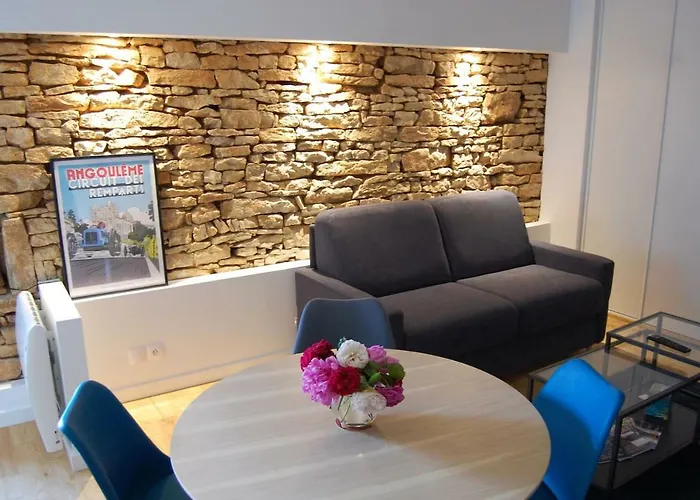 Petit En Braconne Holiday home *