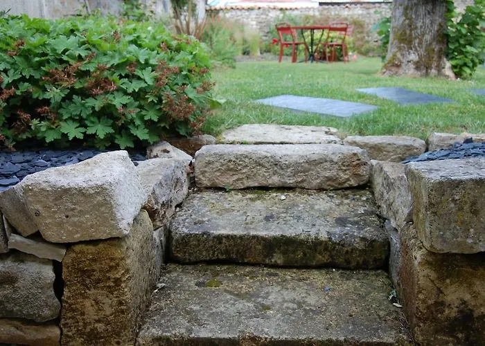 Petit En Braconne * La Rochette (Charente)